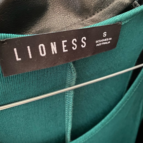 LIONESS- EVERLAST DRESS IN FORREST GREEN - Picture 2 of 5